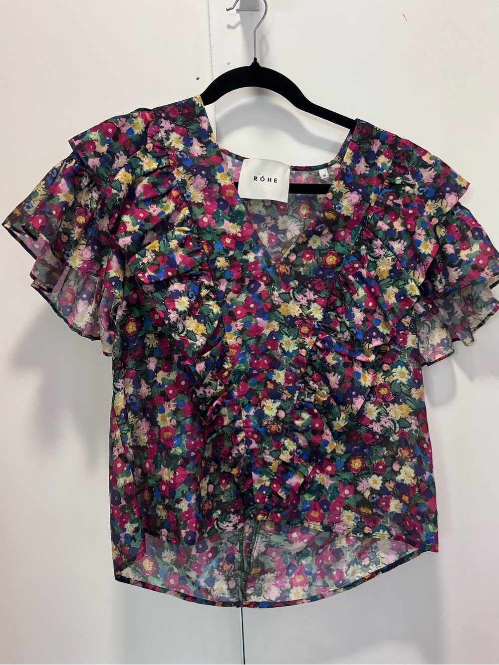 RÖHE Floral Ruffle Short-Sleeve Blouse in Multi Floral